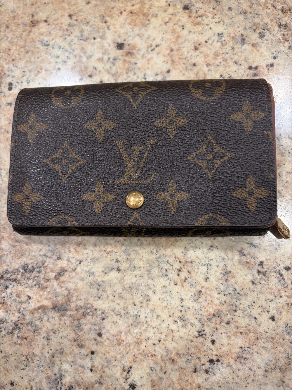 Louis Vuitton Monogram Classic Bifold Wallet - Brown
